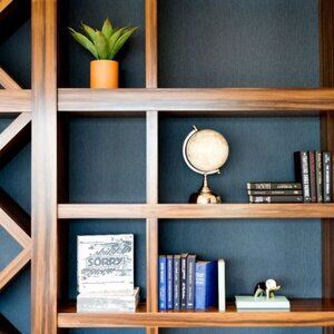 Meet your Posher, Thumb Jones.